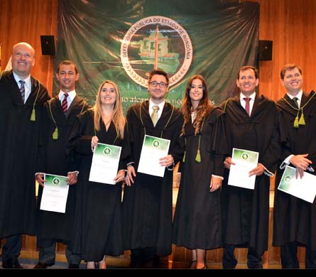 DPE empossa sete defensores públicos substitutos