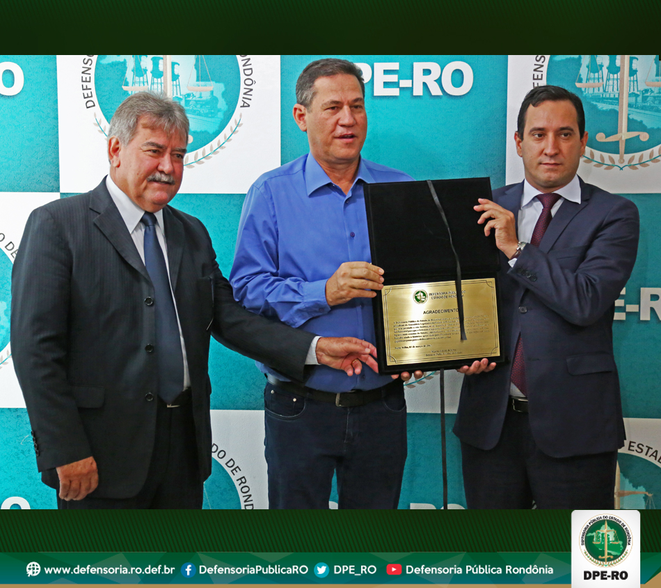 DPE-RO homenageia Assembleia Legislativa por apoio prestado à instituição