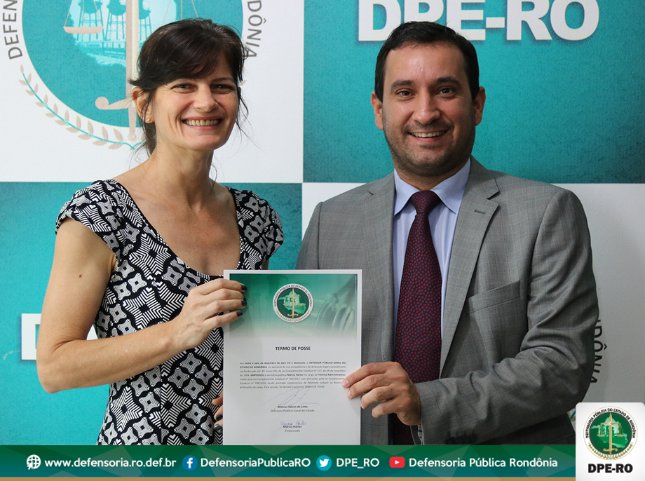 Defensoria empossa nova servidora