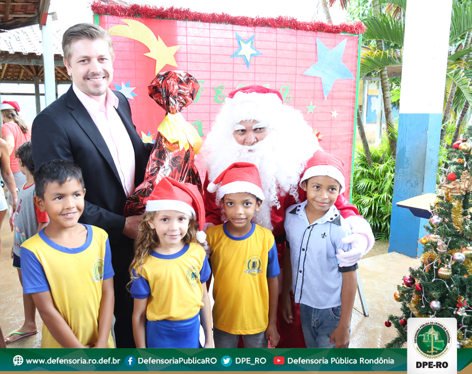 Papai Noel dos Correios: Defensoria participa da distribuição dos presentes