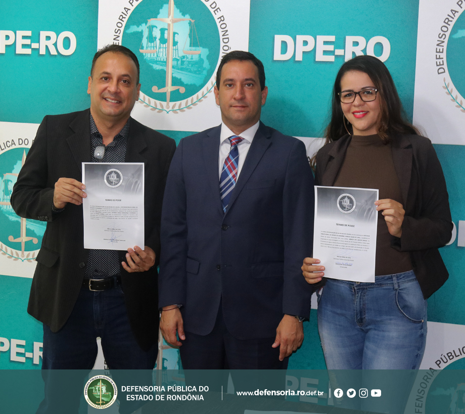 Em solenidade emocionante, Defensoria empossa novo servidor e nova estagiária