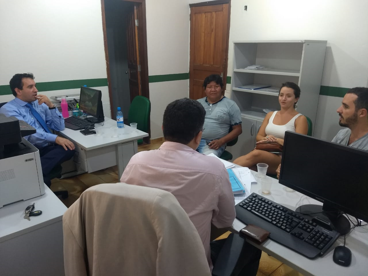 Guajará-Mirim: Defensor Público-Geral se reúne com líder indígena e pesquisadores