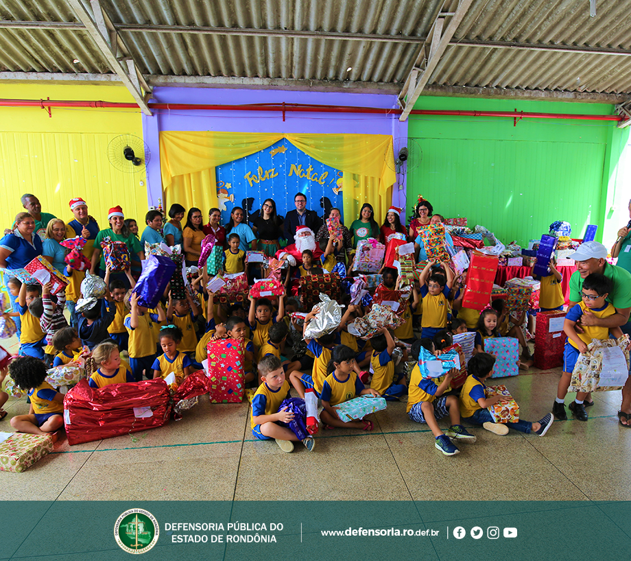 Defensoria participa da entrega de presentes às crianças da Escola Sementes do Araçá em Porto Velho