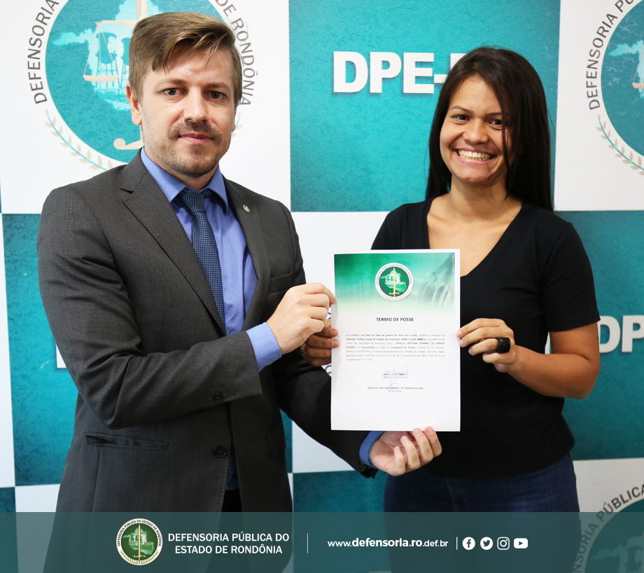 Defensoria empossa nova estagiária de Direito