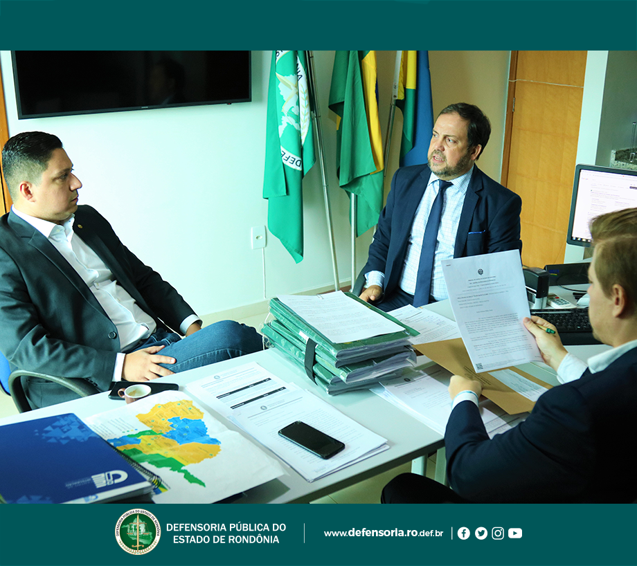 Defensoria recebe visita de juiz para tratar de questões judiciais na área da saúde