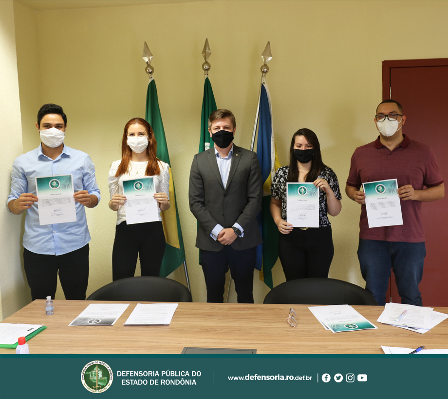 DPE empossa quatro novos estagiários de Direito pelo X Processo Seletivo de Estágio da instituição