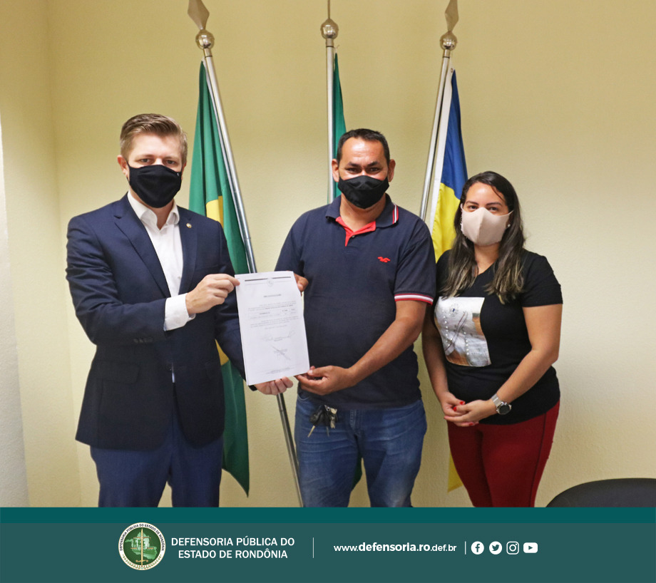 Defensor Público-Geral assina termo de doação de veículo à Câmara Municipal de Candeias do Jamari