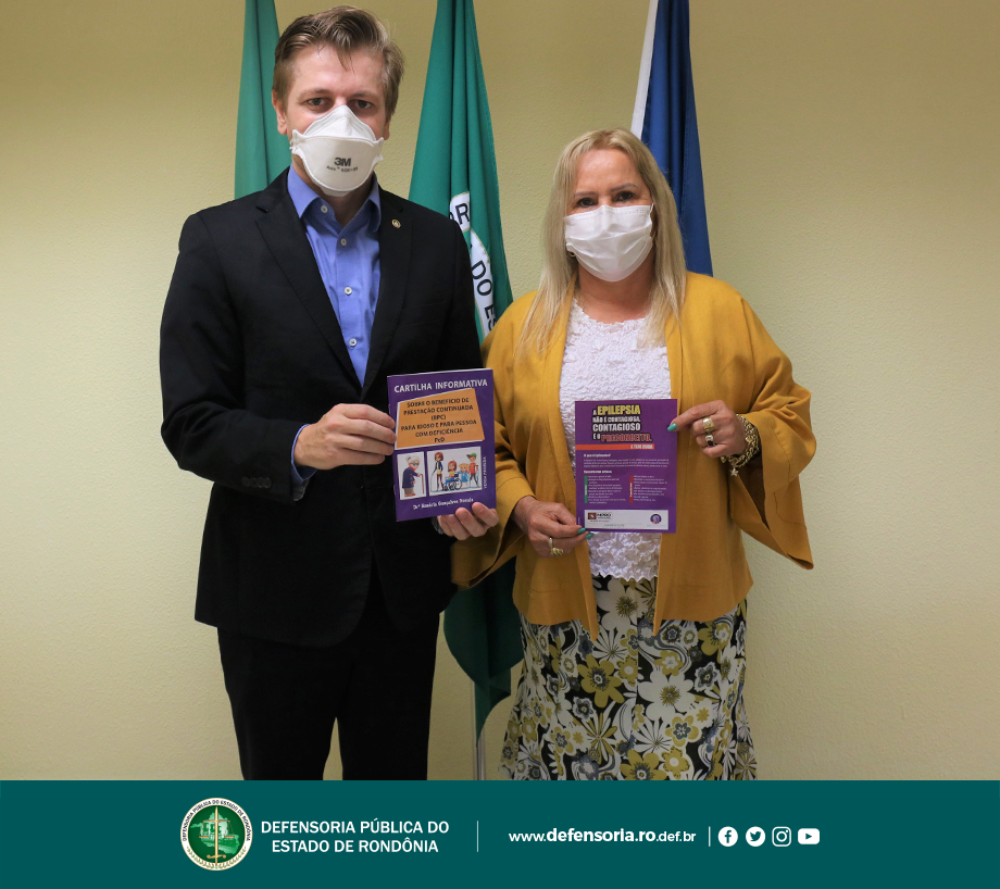 Defensor Público-Geral, Hans Immich, recebe visita da defensora Pública aposentada Rosária Novais