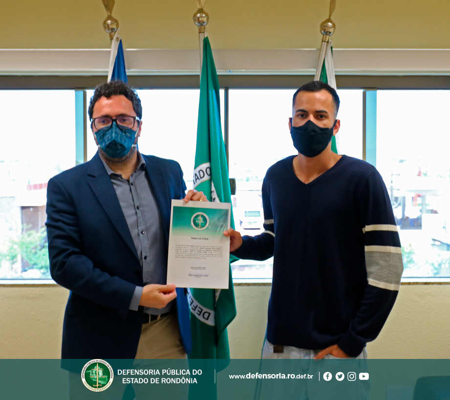 Defensoria empossa novo estagiário de Direito