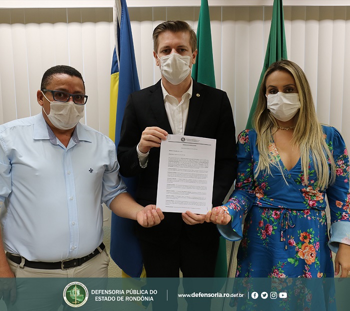DPG assina termo de doação de veículos à entidades municipais de Candeias do Jamari e Campo Novo