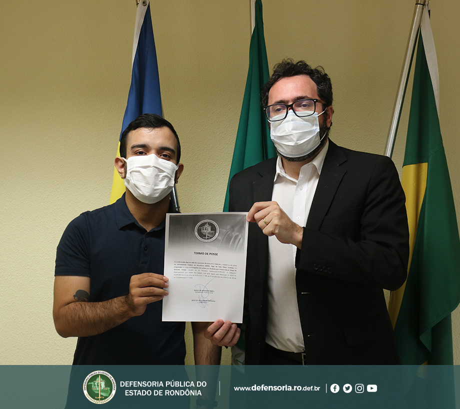 Defensoria empossa novo estagiário do Curso de Letras