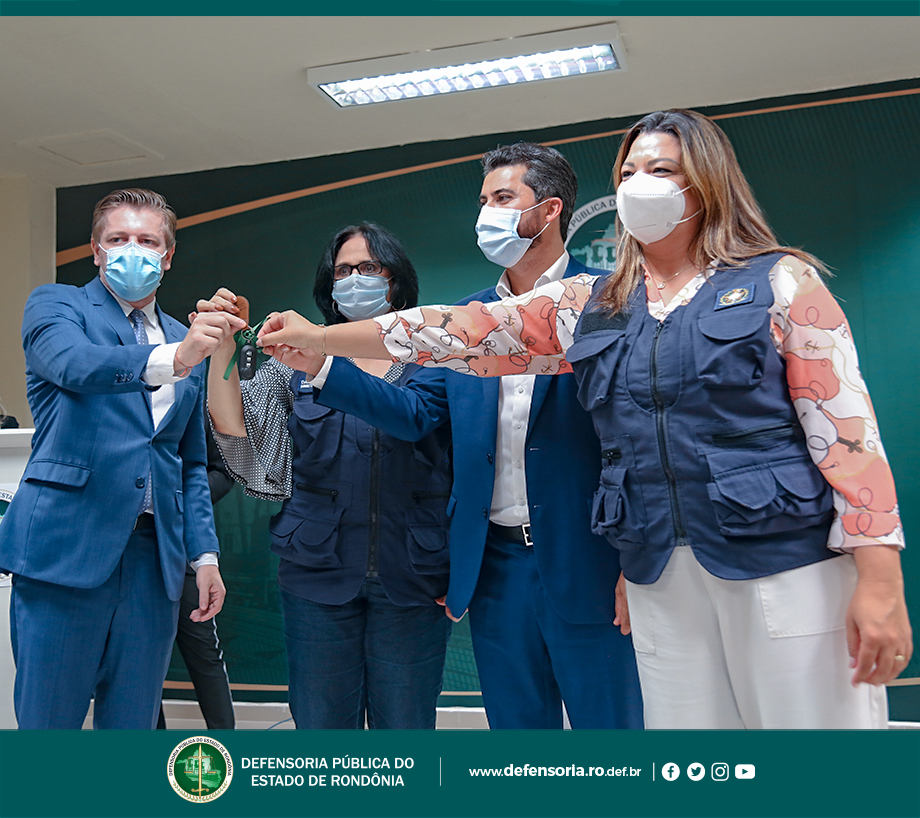Ministério da Mulher, Família e Direitos Humanos oficializa entrega da Van dos Direitos à DPE-RO, em solenidade no auditório da instituição