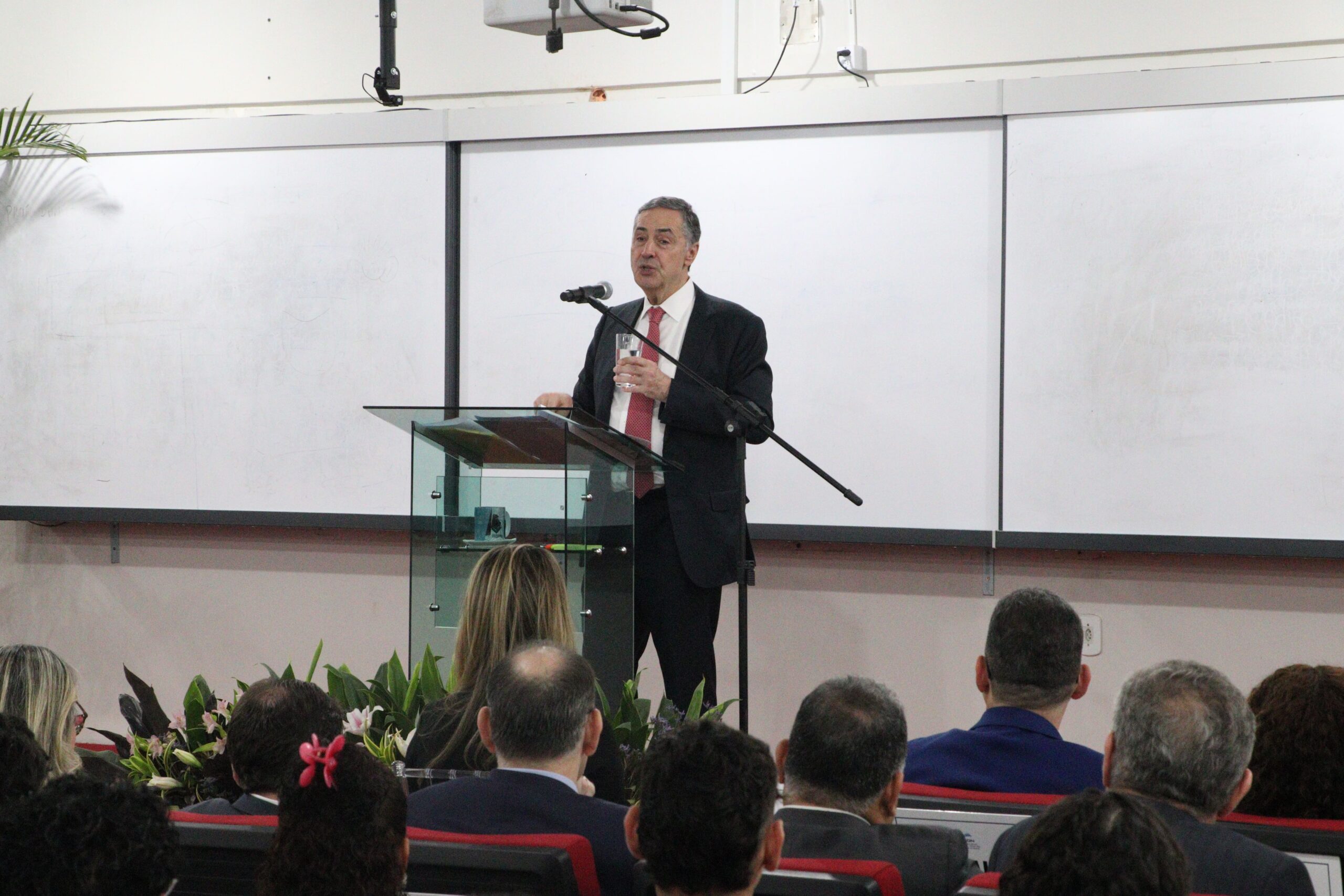 DPE/RO participa de palestra do presidente do STF em escola de Porto Velho