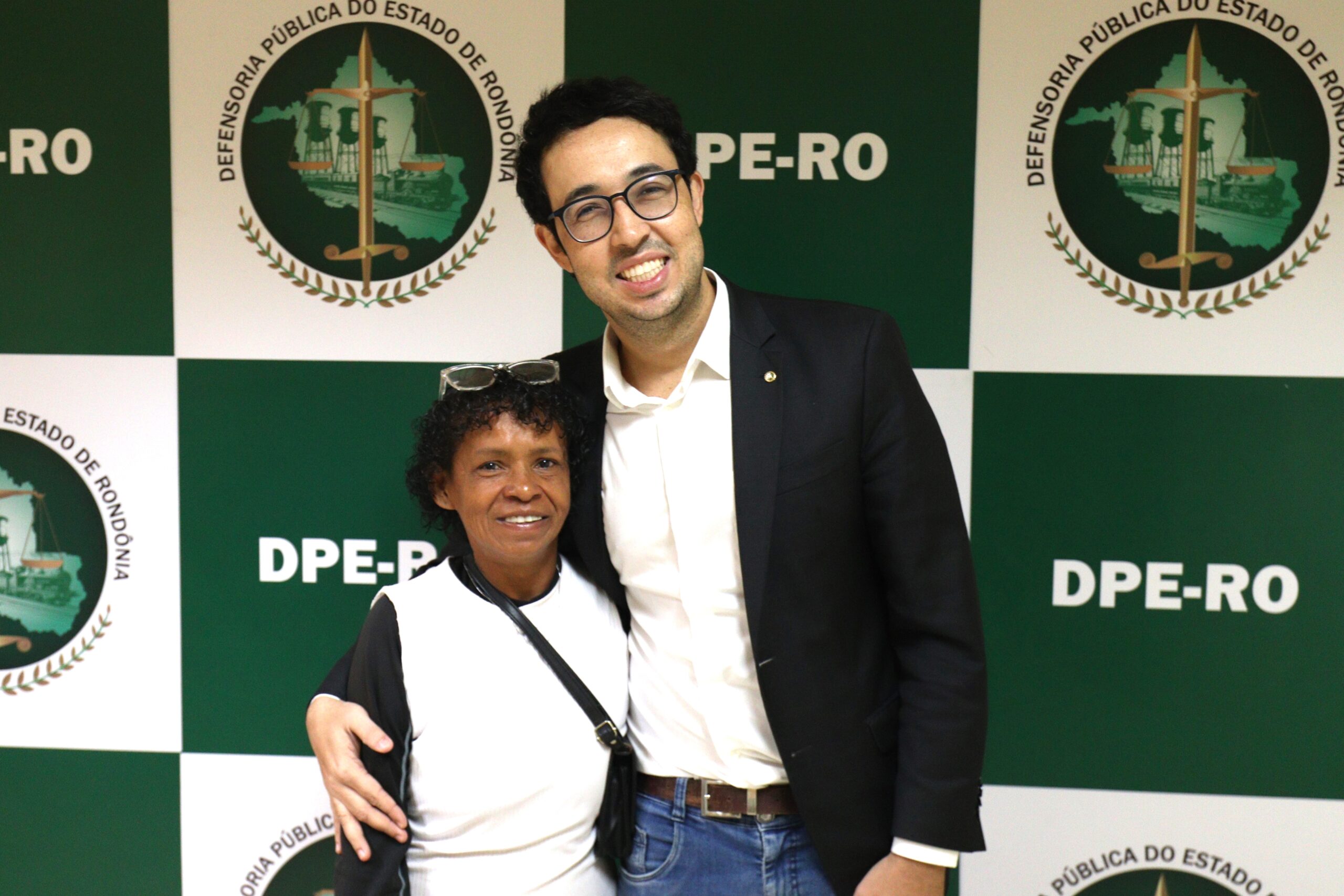 Em agradecimento à Defensoria Pública, assistida cria poesia em homenagem à instituição