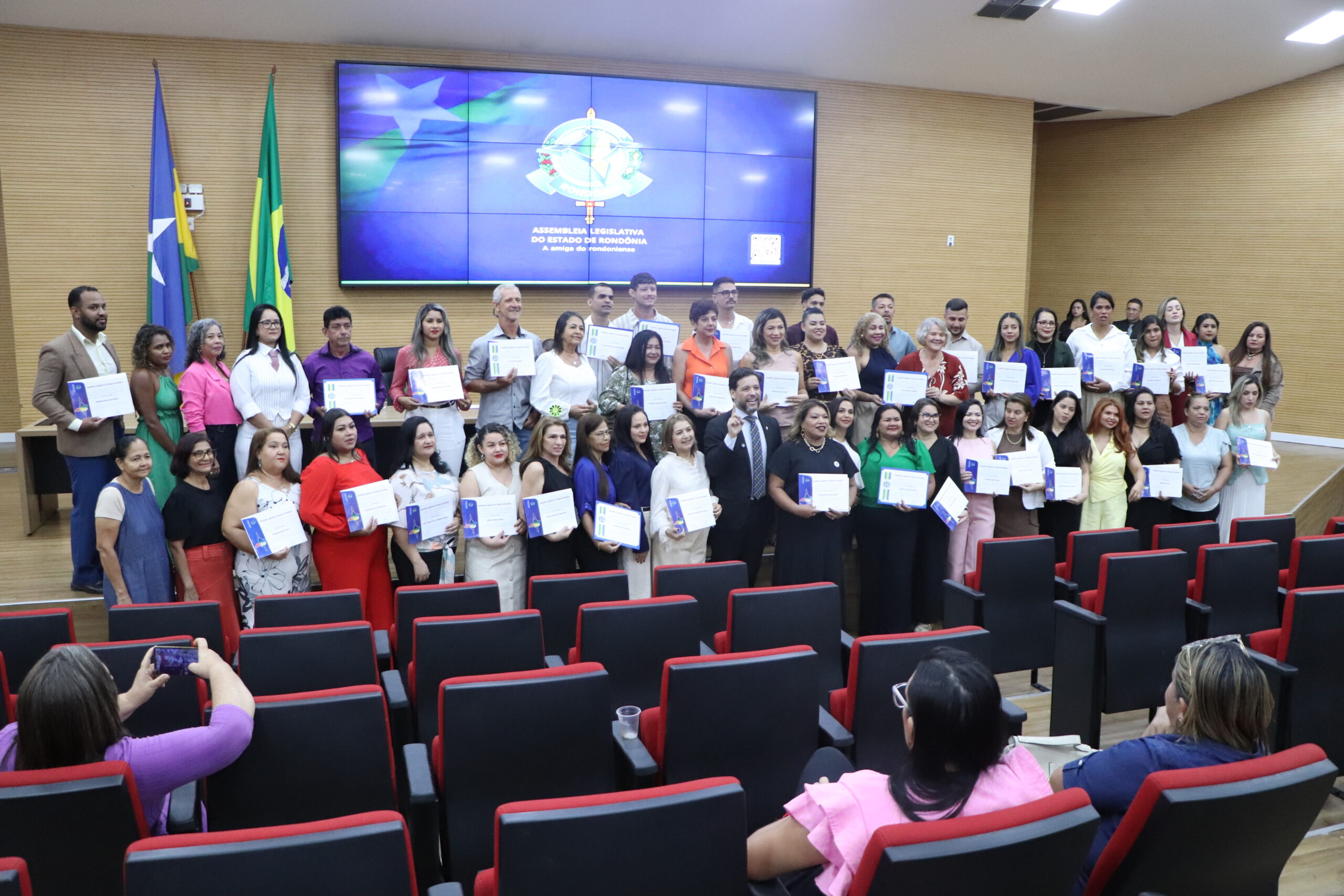 Institucional: Defensoria Pública de Rondônia participa de solenidade em homenagem à AMA de Porto Velho e à APAE de Candeias do Jamari