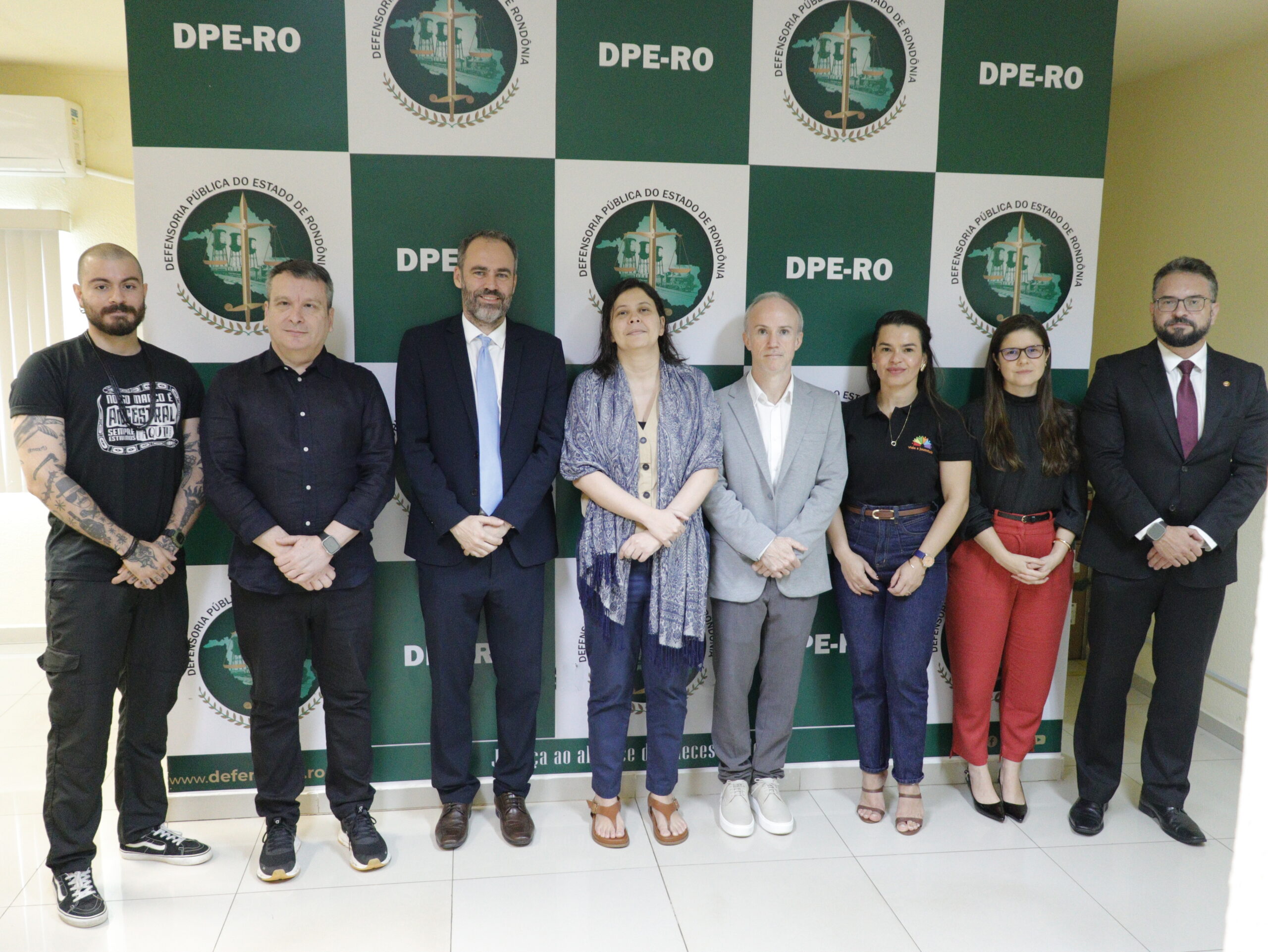 Defensoria e instituições aliadas discutem estratégias para fortalecer programas de proteção a lideranças 